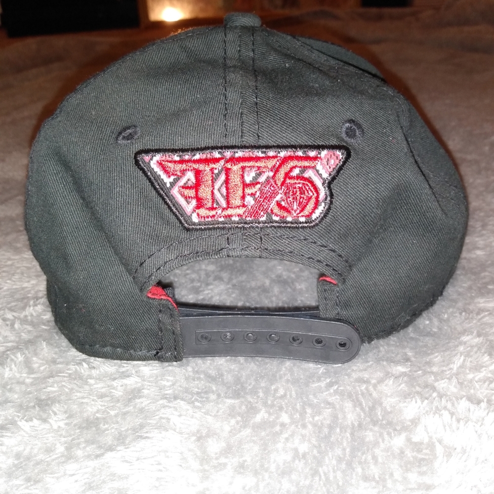 Snapback - Picture 2 of 3